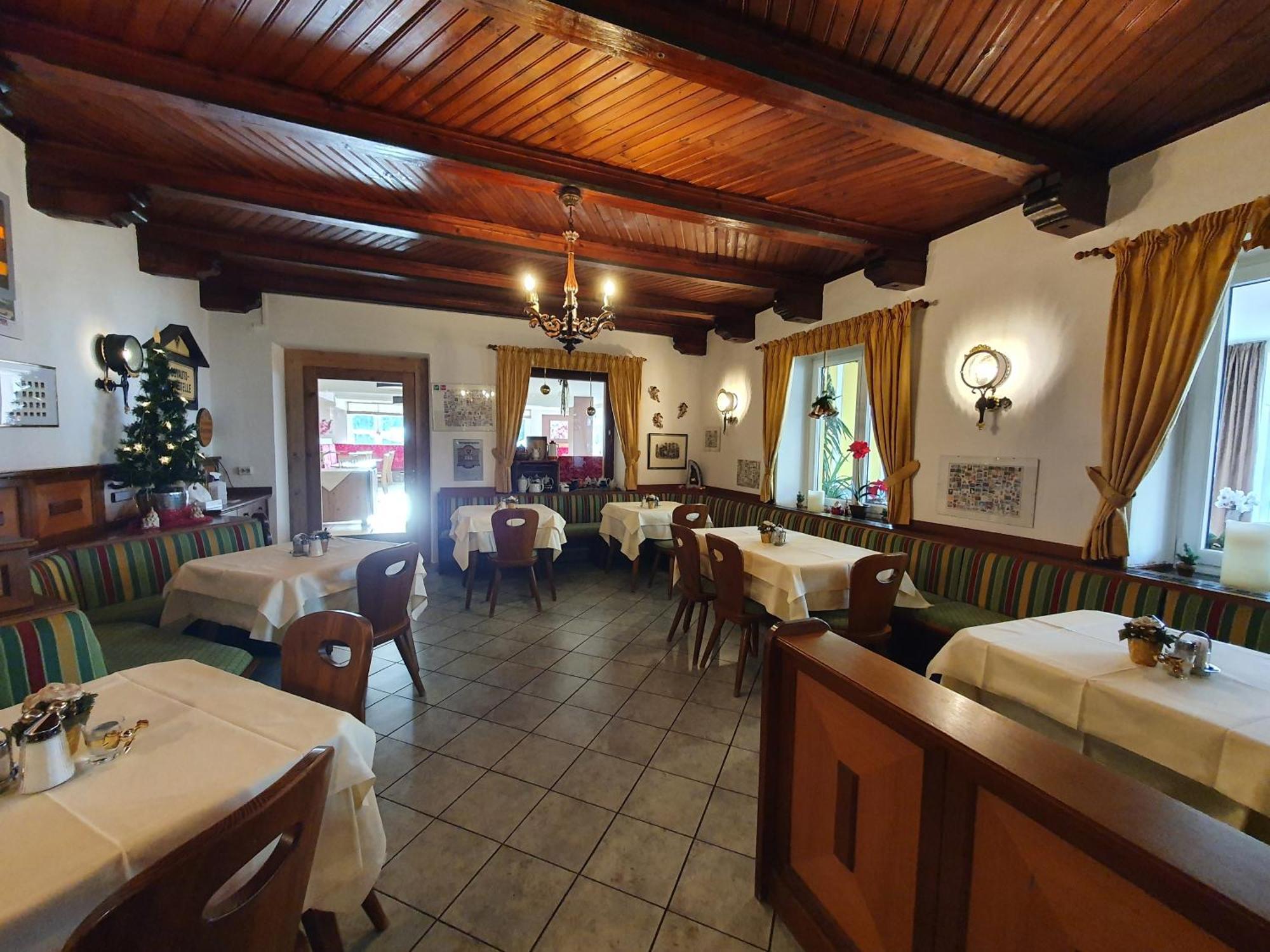 Gasthof Zur Post Ossiach Buitenkant foto